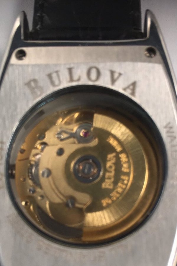 Bulova Tonneau Automatik